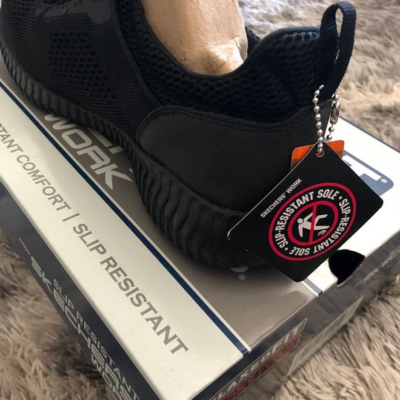 Skechers slip resistant shoes - Picture 4 of 4